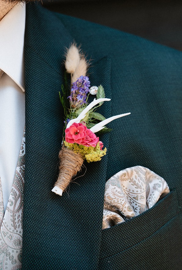Corsage man 01